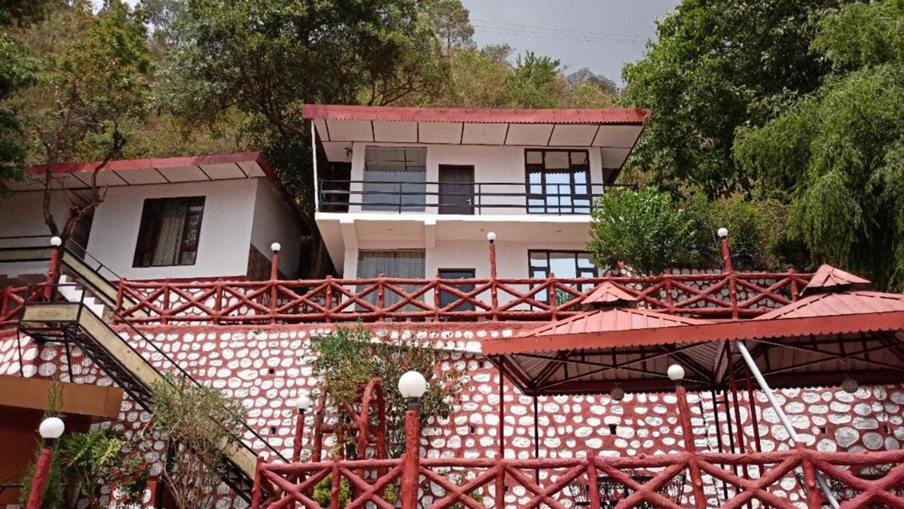 CEYONE Classic Fall Resort, Mussoorie